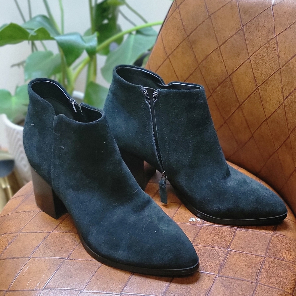 Marc Fisher  Pointy Toe Suede black  Bootie Chelsea 9M